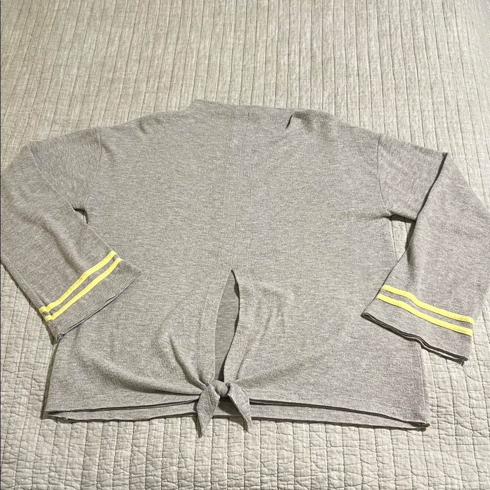 🔥🔥🔥Socialite – Knot Back Stripe Cuff Sweater
HGRYYLW / L